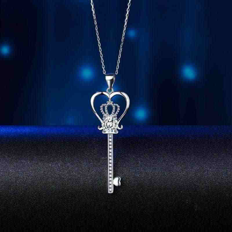 Queen&#39;s Key to her Heart Solid 925 Sterling Silver Necklace - The Sparkle Place
